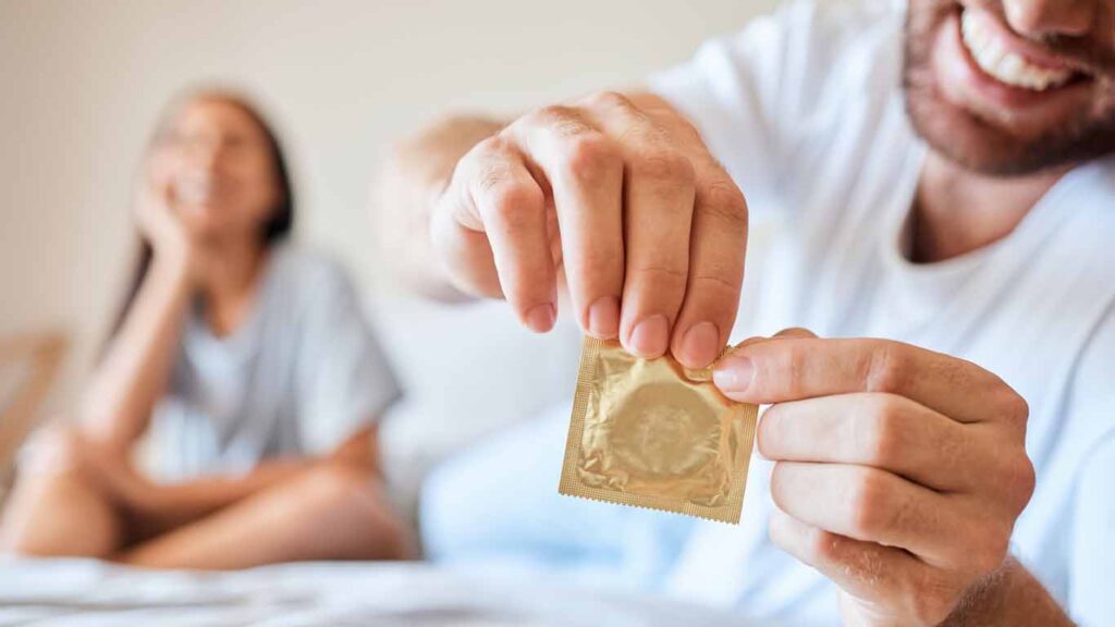 El condón es uno de los métodos anticonceptivos más - Disfruta tu sexualidad